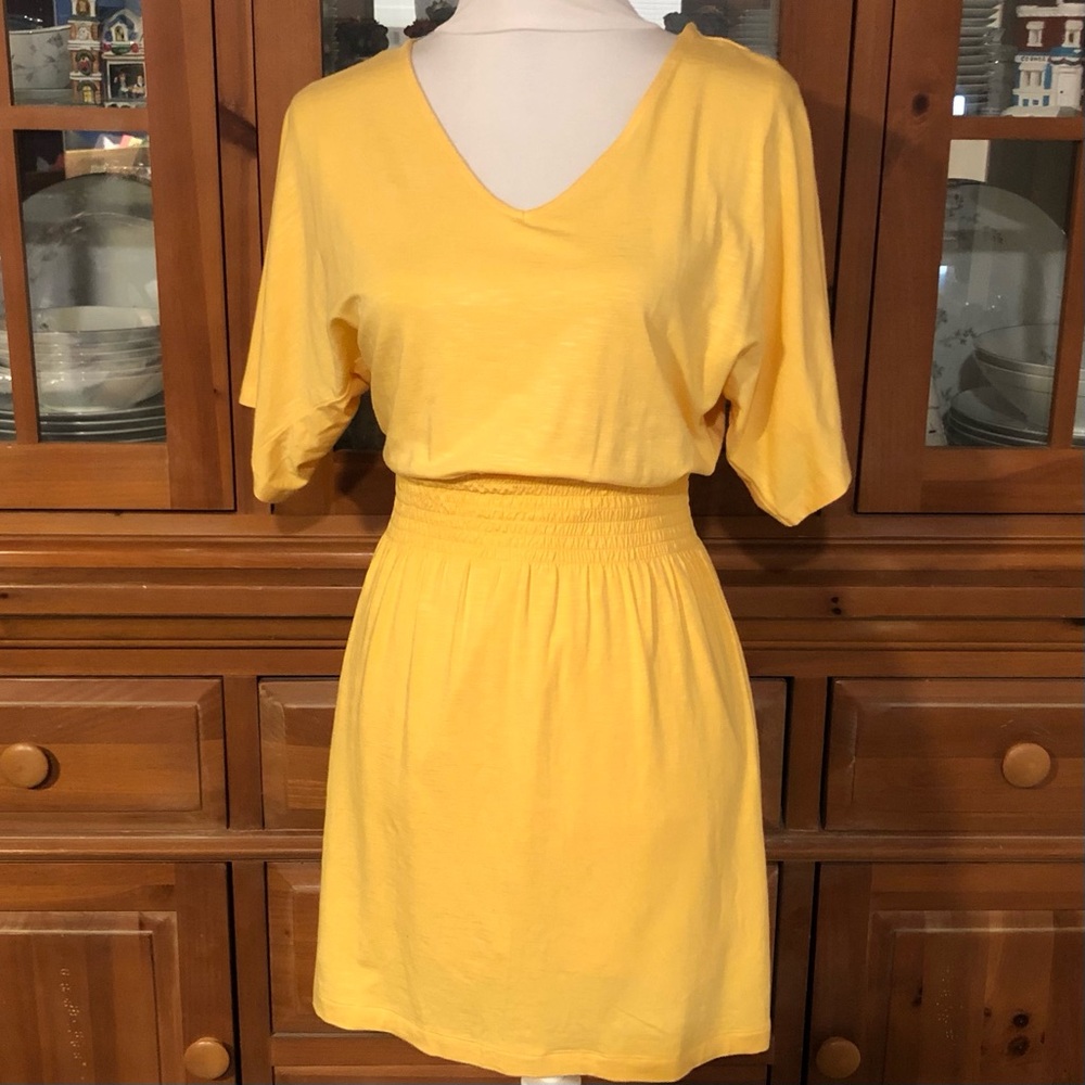👗NWT White House Black Market Yellow Dress